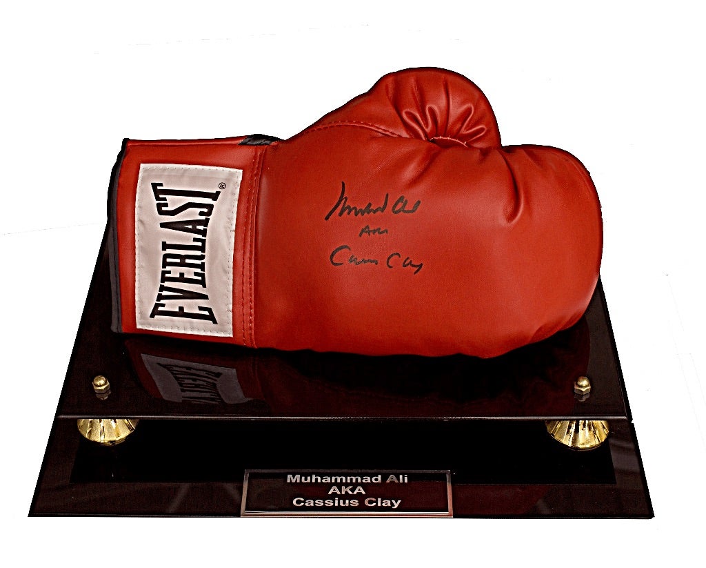 Muhammad Ali aka Cassius Clay Glove.jpg