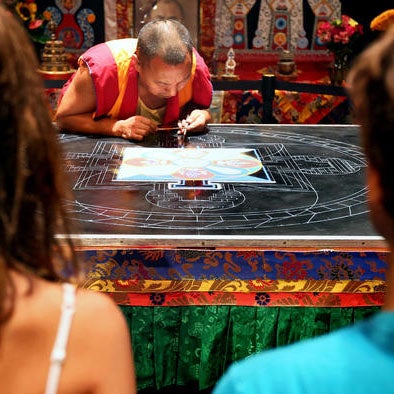 dp-pictures-tibetan-monks-create-mandala-in-ha-007.jpg