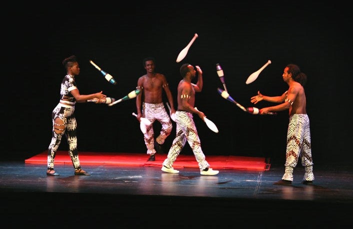 zuma-zuma-club-juggling-2011.jpg